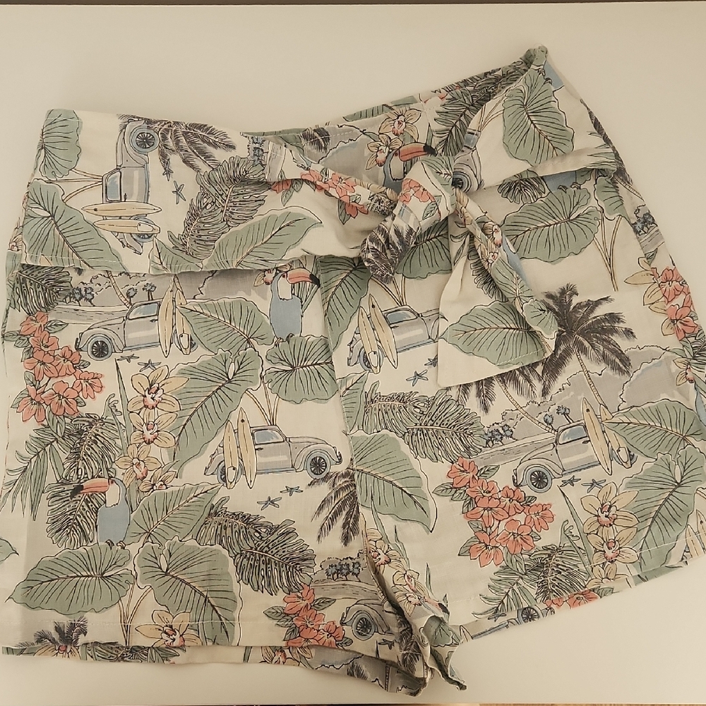Artisan Ny Cream Tropical Tie-Waist Bermuda Shorts